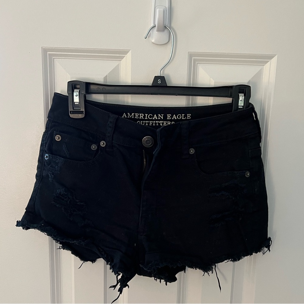 American eagle size 4 black high waisted shorts